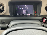 低速時にはメーター内にフロントタイヤの向きも表示されます。