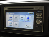 ナビゲーションは純正メモリーナビ(VXM-128VS)を装着しております。AM、FM、CD、DVD再生、ワンセグTVがご使用いただけます。初めて訪れた場所でも安心ですね!