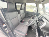 運転席シート廻りは使用感も少なく、良好な状態となっています。丁寧に使われていたことがよくわかりますね。