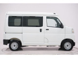 県内13店舗にて常時500台以上ダイハツ車を展示中です。見て、触って、納得のいく一台をぜひ見つけてください。
