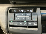 Wエアコン付きです!運転席・助手席それぞれ快適な車内でお過ごしいただけます。
