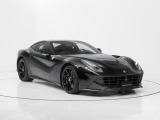外装色はソリッドブラックカラーのNero DSを選択しております。