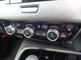 フルオートエアコン・運転席・助手席シートヒーター