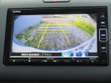 リアワイドカメラシステム!従来の視野に加えて、後方側方を約180&deg;まで見えるワイドビューと、後方を真上から見たような視野で駐車時などに便利なトップダウンビューの3つの視野があります!