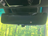 【デジタルインナーミラー】後席の大きな荷物や同乗者で後方が確認しづらい時でも安心!カメラが撮影した車両後方の映像をルームミラー内に表示。クリアな視界で状況の確認が可能です!
