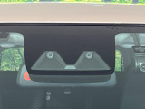 【スマートアシスト】走行中に前方の車両等を認識し、衝突しそうな時は警報とブレーキで衝突回避と被害軽減をアシスト。より安全にドライブをお楽しみいただけます。