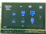 お気に入りの音楽やラジオを、高音質でお楽しみいただけます。様々なソースに対応しており、ドライブ中のエンターテイメントを充実させてくれます。