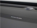 【harman/kardon】世界のオーディオファン垂涎のプレミアムサウンドシステムを搭載。原音に近い音場空間を忠実に再現。乗る人すべてに最良の音響体験を提供します。