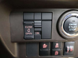 車内から開閉できる電動スライドドアスイッチ♪ドアノブでも開閉できますが、お子様の乗降にはお父さん、お母さんの愛情をプラスして開閉してあげてください(*^_^*)