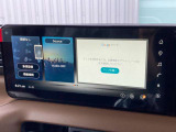 Google マップやオーディオ選択、スマートフォン接続メニューなどを一覧表示する大画面ナビゲーションのメイン表示です。