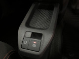 電動パーキングブレーキです!ホールド機能も付いていますよ♪