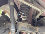 お車を安心してお乗りいただく為には、足回りの定期点検が欠かせません。サービスサポート(有償保証)では無料点検もご提供しており、安心のカーライフをお過ごしいただけるサポート体制が整っています。