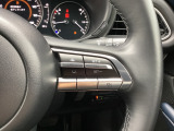 MRCC(マツダレーダークルーズコントロール)は先行車との車間を維持しながら追従走行を行い、長距離でのドライバー負担を軽減させてくれます。