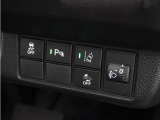 ◆パーキングセンサーシステム◆車庫入れの時などに近くに障害物がある場合、障害物までの距離を音で知らせてくれます。