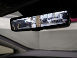 【デジタルインナーミラー】車両後方カメラの映像をインナーミラー内のディスプレイに表示。視界を遮るものがない映像で、後方の安全確認がより快適になります。一度お店でご確認して下さい!!