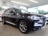 BMW在庫保有台数常時100台以上!ご来店の際はBMW本店(厚木市下荻野140-1)にご来店ください!弊社自慢の全天候型ショールーム!BMW在庫保有台数常時100台以上ございます!