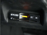 ◆ETC2.0装着◆進化したドライブ体験。料金収受システムだけだったETCが生まれ変わって、高速道路を賢く使うETC2.0に進化しました。多彩な情報サービスが便利で快適なドライブ体験を提供します。