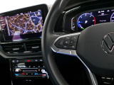 設定したスピードを上限に自動で加減速をし、一定の車間距離を保つ事で長距離運転の疲労を軽減する【ACC】が装備。