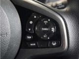 ◆アダプティブクルーズコントロール◆予め設定した車速内でクルマが自動的に加減速。前走車との適切な車間距離を維持しながら追従走行します。【LKAS】車線維持支援システムでステアリング操作を支援。