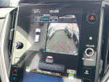 【マルチテレインモニター】車のフロントやサイドのカメラ画像を同時にモニター表示することで、悪路や狭い道を走行時でも周囲の状況確認ができ安心!本格SUVにうれしい装備です♪