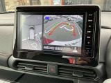 [アラウンドビューモニター]車両を上から見たようなカメラで周りの障害物などが一目瞭然!駐車が苦手な方でも、らくらく駐車♪