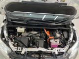 エンジンルーム普段は見えないエンジンルームですが、お手入れが大切な場所ですね。トヨタカローラ名古屋のU-Carはエンジンルームも仕上げております