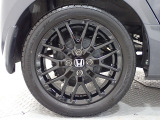 アルミホイールは安心のホンダ純正!車のデザインにもマッチしています。