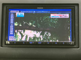 停車中にTVや映像を楽しめるので、休憩時間も充実。長距離ドライブのお供に最適です。快適な空間でリラックスできます。
