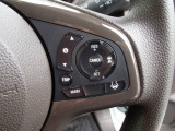 Hondaセンシングの機能のひとつ、アダプティブクルーズコントロール付!アクセルから足を離しても設定したスピードと前車との車間を保ち走行してくれます!車線維持もアシスト☆高速道路で疲労軽減ですね☆