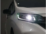 ヘッドライトはより遠くが照らせる『LEDライト』となっています!これで夜道も雨天時も安心です。また、条件はありますが曲がる方向を照らしてくれるアクティブコーナリングライトで安心感を高めてくれます。