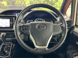 【純正革巻きステアリング】上質な革を使用することで、手にしっかり馴染みとても運転しやすいハンドルです♪