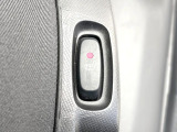 ●フロントシートヒーティング:運転席・助手席共に三段階で調節が可能なシートヒーターを装備しております。季節を問わず快適にご使用いただけます。