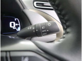 <AUTOライト>周囲の明るさをセンサーでキャッチして、ヘッドライトを自動的に点けてくれる賢い機能です!