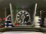 運転に必要な情報をひと目で確認できるメーターです。視認性に優れ、運転状況を的確に把握できます。