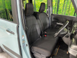 運転席シート廻りは使用感も少なく、良好な状態となっています。丁寧に使われていたことがよくわかりますね。