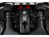 3.9L V型8気筒ツインターボ、720ps/770Nm、全長&times;全幅&times;全高mm 4611&times;1979&times;1206mm、車両重量 1400kg(乾燥重量)