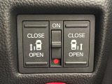 【両側パワースライドドア】スマートキーや運転席のスイッチで後席両側スライドドアの開閉が可能♪電動だから力を入れてドアを開ける必要が無く、小さなお子様でも簡単に開け閉めでき快適です♪
