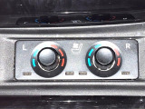 【シートヒーター&ベンチレーション】夏場は涼しい風でお尻や背中の熱やムレを防ぎ、冬はエアコンよりも早く温まってポカポカに!季節を問わず快適に過ごせます。