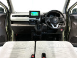 【前方視界】開放的な前方視界!運転がしやすく疲れにくいです♪窓が大きく、見通しがとっても良いおクルマですよ♪