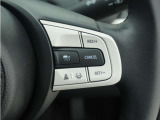 ◆アダプティブクルーズコントロール◆予め設定した車速内でクルマが自動的に加減速。前走車との適切な車間距離を維持しながら追従走行します。【LKAS】車線維持支援システムでステアリング操作を支援。