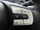 Hondaセンシングの機能のひとつ、アダプティブクルーズコントロール付!アクセルから足を離しても設定したスピードと前車との車間を保ち走行してくれます!車線維持もアシスト☆高速道路で疲労軽減ですね☆