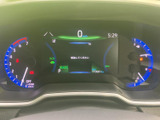 視認性の高いメーター類で、運転に必要な情報を的確に把握できます。運転に集中できる環境です。