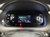 見やすいメーターレイアウトで運転をサポート!