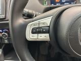 ステアリングにオーディオ操作スイッチが付いています。オーディオ画面に直接タッチしなくても操作が出来ますので、運転に集中できます。