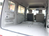 お車選びをお楽しみ頂けるよう、在庫車の展示スペースを十分に確保しております。