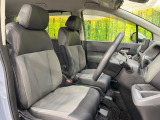 運転席シート廻りは使用感も少なく、良好な状態となっています。前オーナー様が丁寧に使っていたことがよくわかりますね。