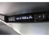 リヤオートエアコンで後席でも快適な車内空調です♪