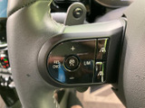 視認性の高いメーター類が運転に必要な情報を的確に伝えます。直感的な操作で各種表示を切り替えられ、快適なドライビングをサポートします。