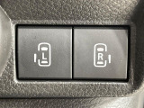 【両側パワースライドドア】スマートキーや運転席のスイッチで後席両側スライドドアの開閉が可能♪電動だから力を入れてドアを開ける必要が無く、小さなお子様でも簡単に開け閉めでき快適です♪
