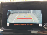 後方視界が広く確認できるモニターで、駐車や車庫入れをサポートします。狭い場所でも安心して運転でき、安全運転に貢献します。運転に自信がない方にもおすすめです。